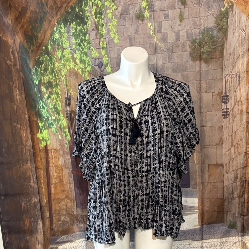 Maurices Monochrome Geometric Blouse